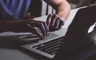 前曼联球星世俱杯首秀“灾难级”表现：20分钟伤退+替补席染红